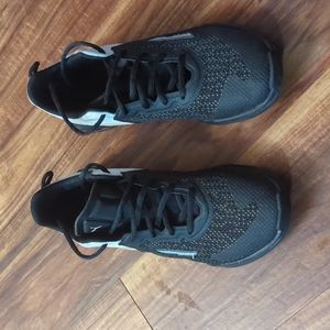 Puma Flat Black White Shoes Size 9